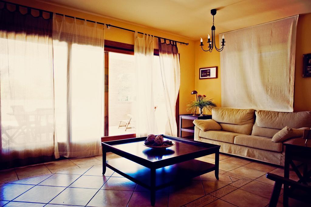 Apartment Bonmont Bonmont Terres Noves Oda fotoğraf